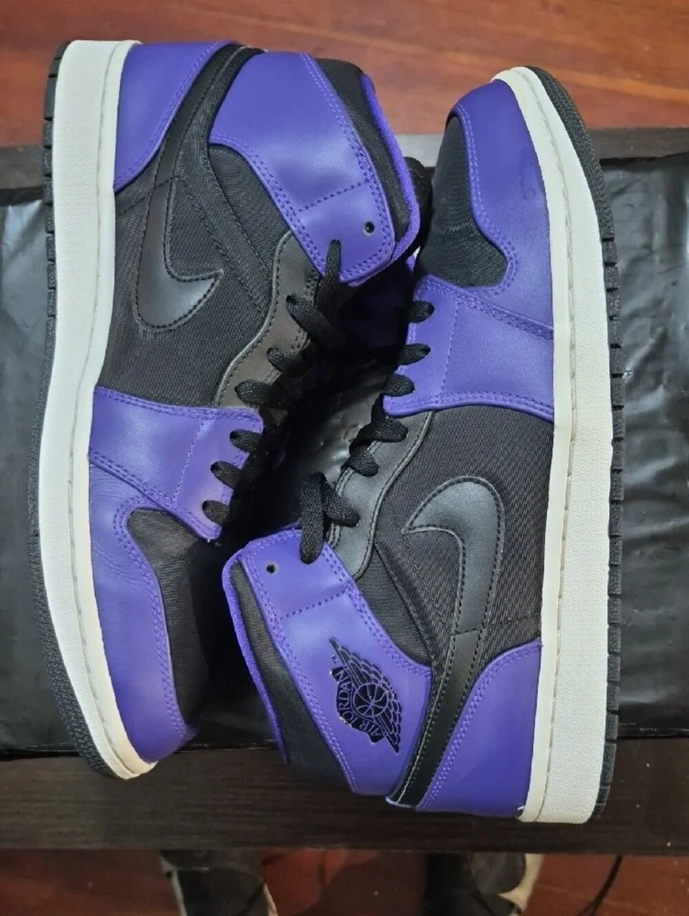 Air Jordan 1 Retro Mid 